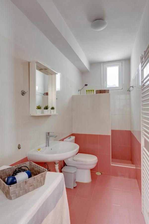 Fabbrica Bnb Vári Dış mekan fotoğraf